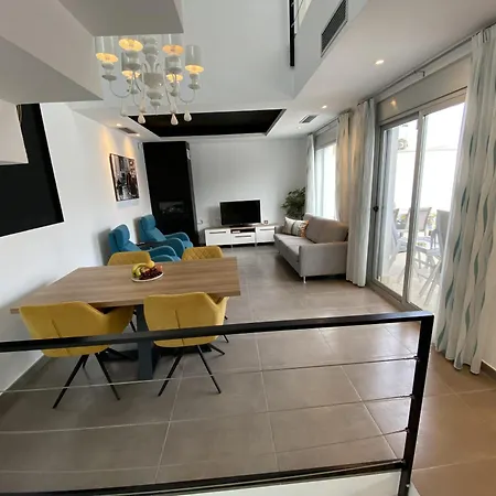 Holiday home Modern In With Private Pool *