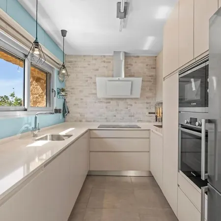 Modern In With Private Pool